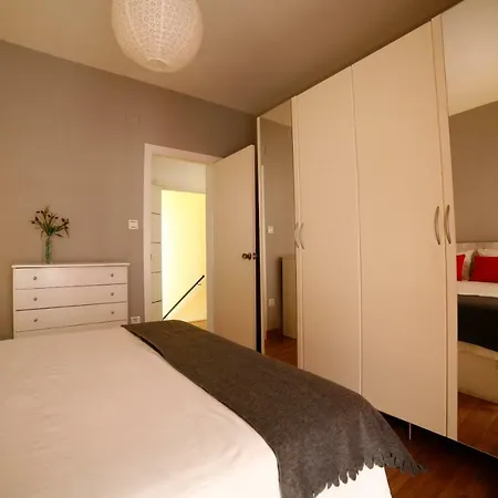 Apartment Victoria De Alba House