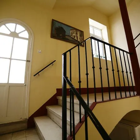 Victoria De Alba House *