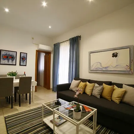 Victoria De Alba House
