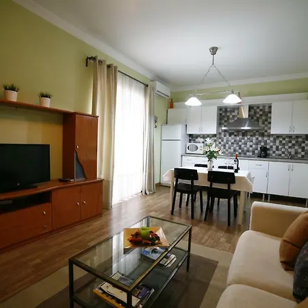 Victoria De Alba House *