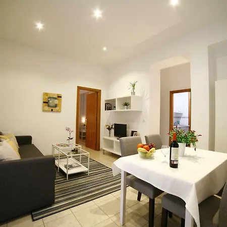 Victoria De Alba House