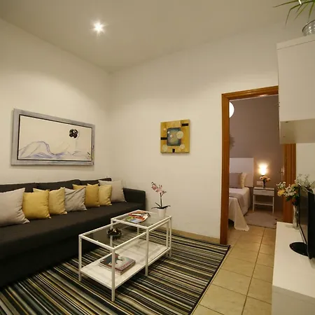 Victoria De Alba House *