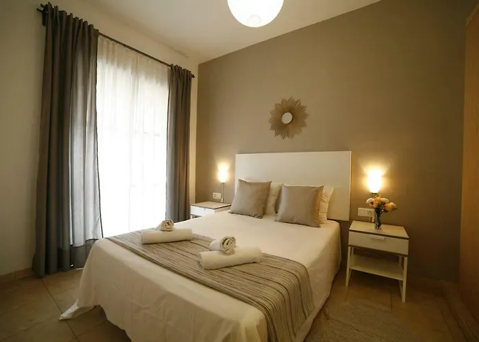 Victoria De Alba House